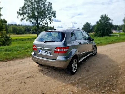 Mercedes B170 thumbnail 3