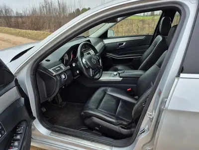 Mercedes E220 thumbnail 6