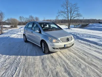 Mercedes B200 thumbnail 2