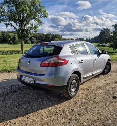 Renault Megane thumbnail 2