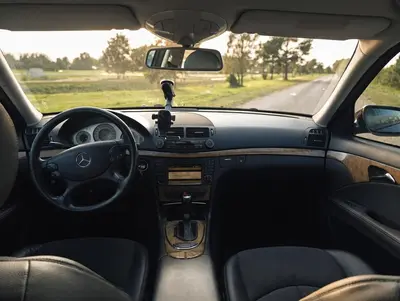 Mercedes E220 thumbnail 5