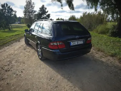 Mercedes E220 thumbnail 4