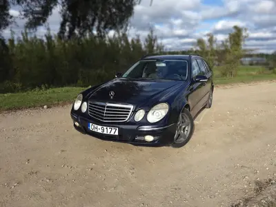 Mercedes E220 thumbnail 2