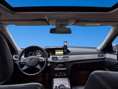 Mercedes E220 thumbnail 5