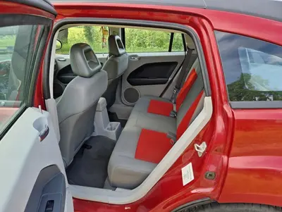 Dodge Caliber thumbnail 7