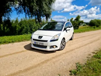 Peugeot 5008 thumbnail 1