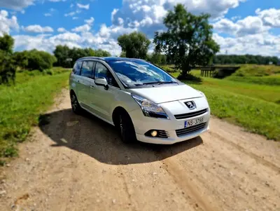 Peugeot 5008 thumbnail 2